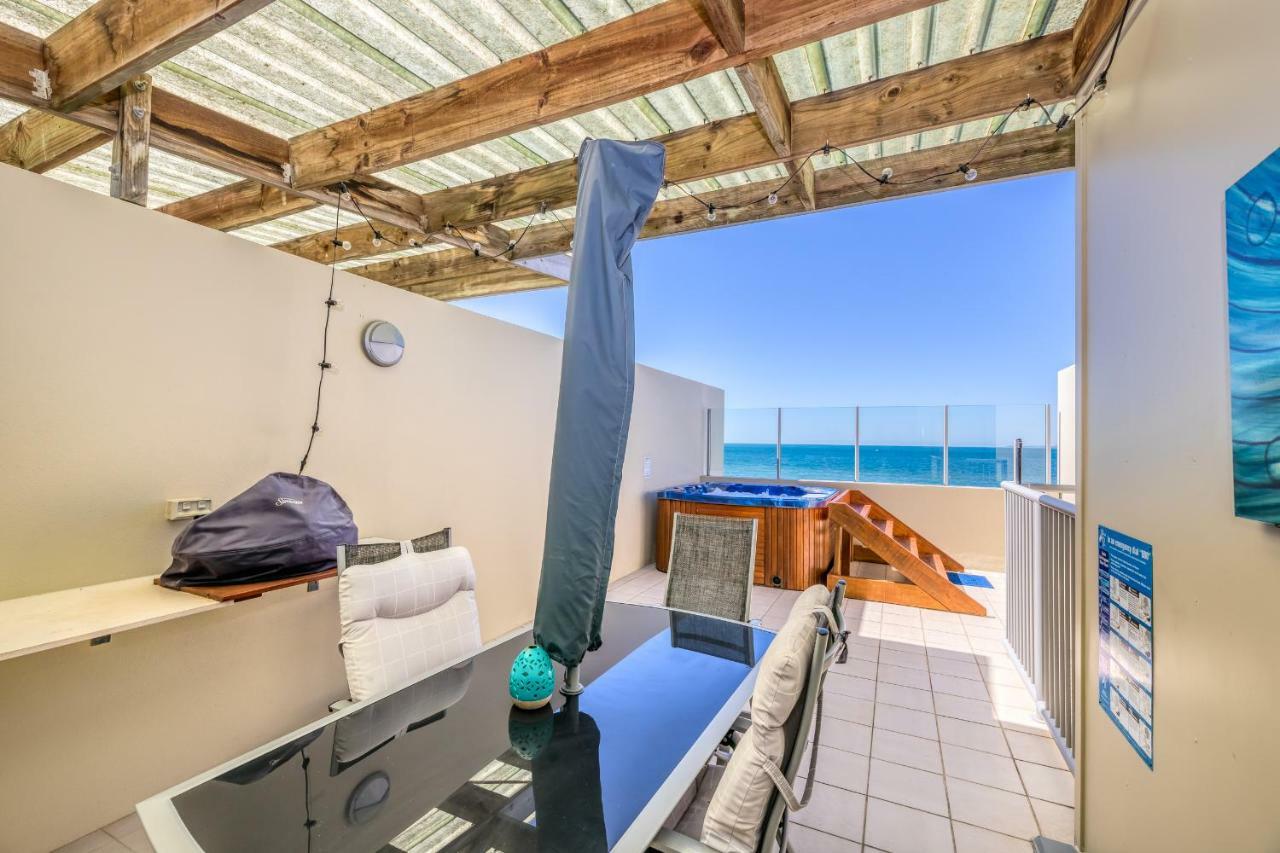 On The Beach Resort Bribie Island Woorim Eksteriør billede