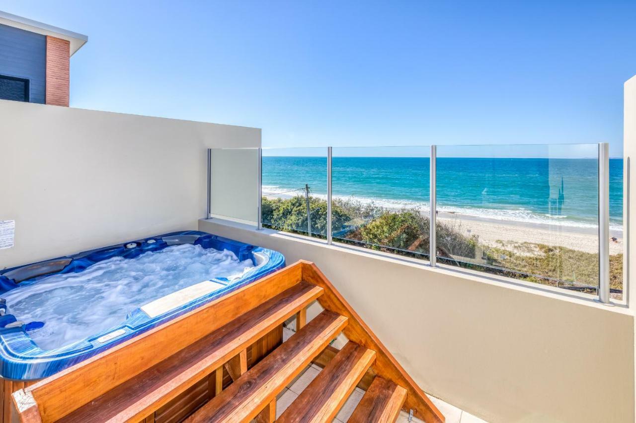 On The Beach Resort Bribie Island Woorim Eksteriør billede